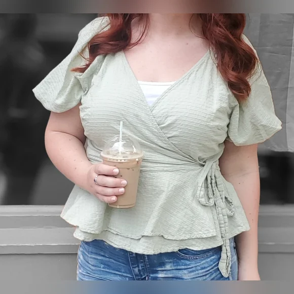 Wrap Top from Universal Thread (1X) - Picture 4 of 5